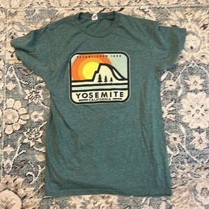Yosemite National Park tshirt size small 🏞️